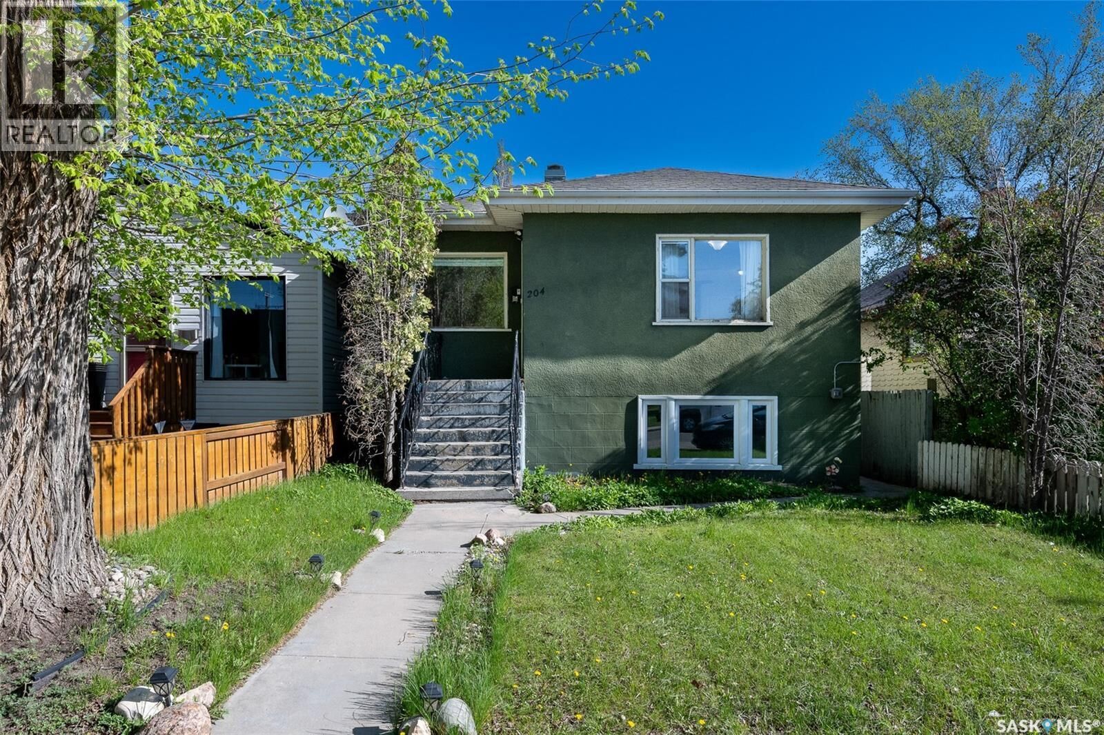 Property Photo: 204 25th Street W SK S7L 0C4
