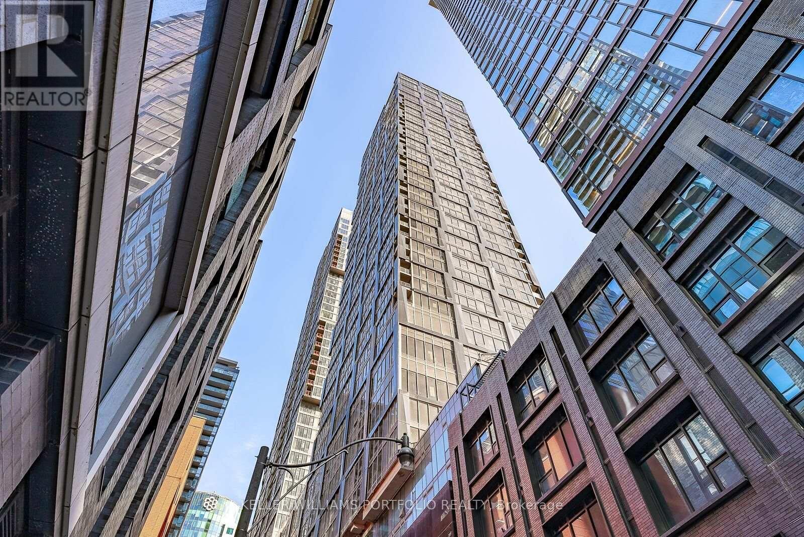 Property Photo:  35 Mercer Street 3910  ON M5V 0V1 