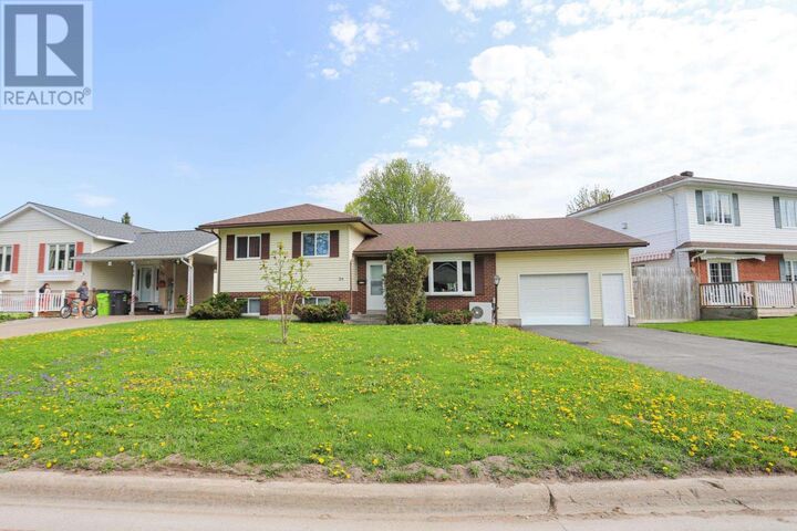 Photo de la propriété:  34 Taskar Dr  ON P6A 6M8 