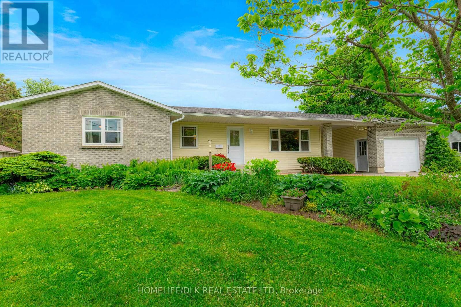 Property Photo:  3 Cross Avenue  ON K6T 1B5 
