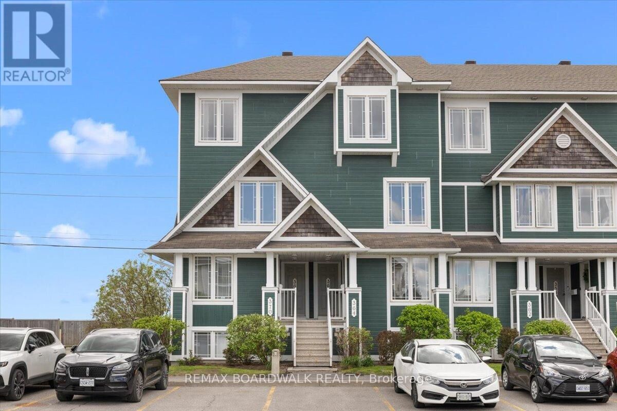 Property Photo:  366 Crownridge Drive  ON K2M 3A4 