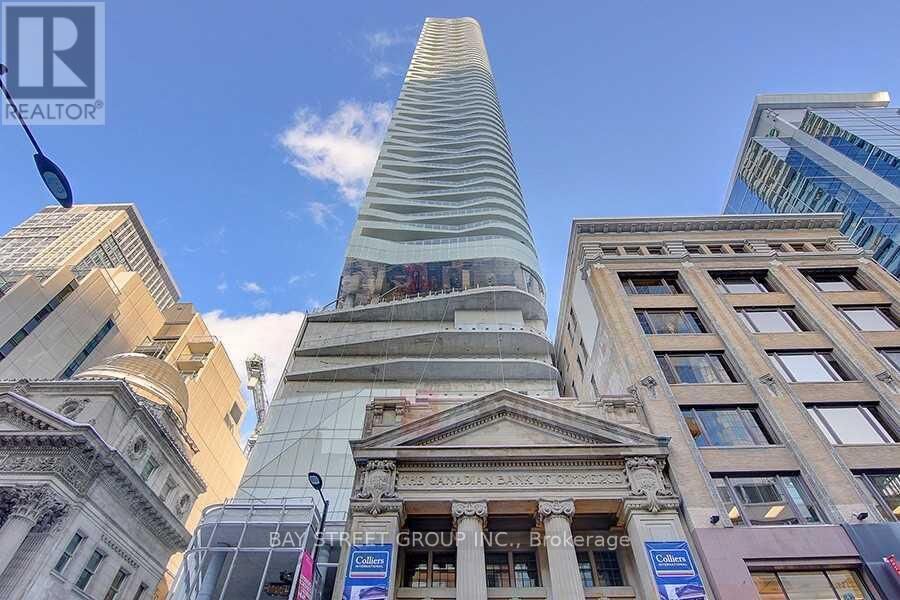 Property Photo:  197 Yonge Street 3313  ON M5B 0C1 