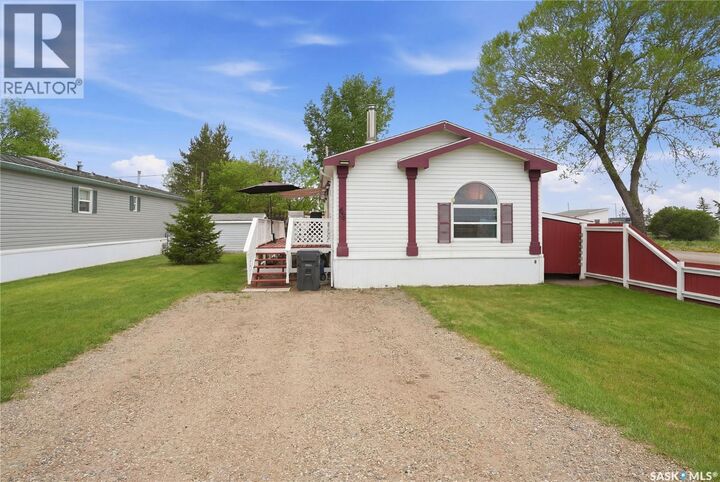 Property Photo:  495 35th Street  SK S0M 0E0 