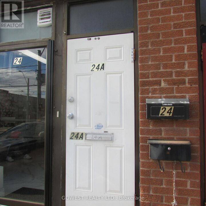 Property Photo: 24A Roncesvalles Avenue 3rd Floor ON M6R 2K3