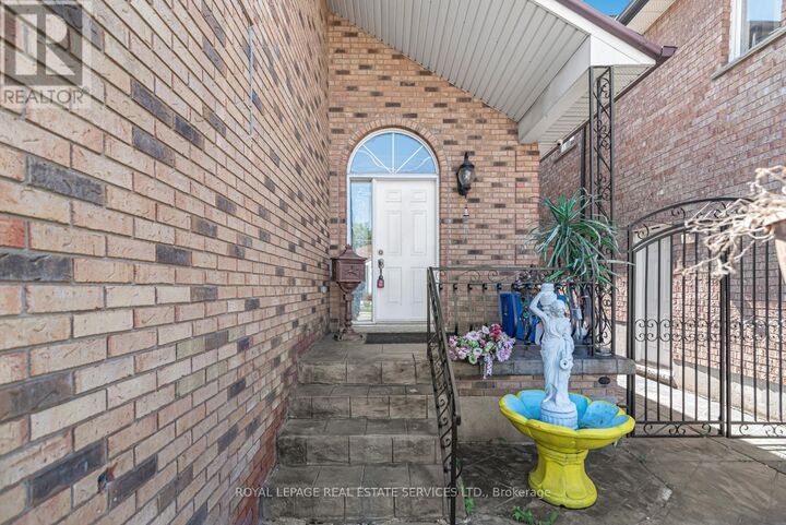 Property Photo: 206 Bay Street North ON L8R 2P9