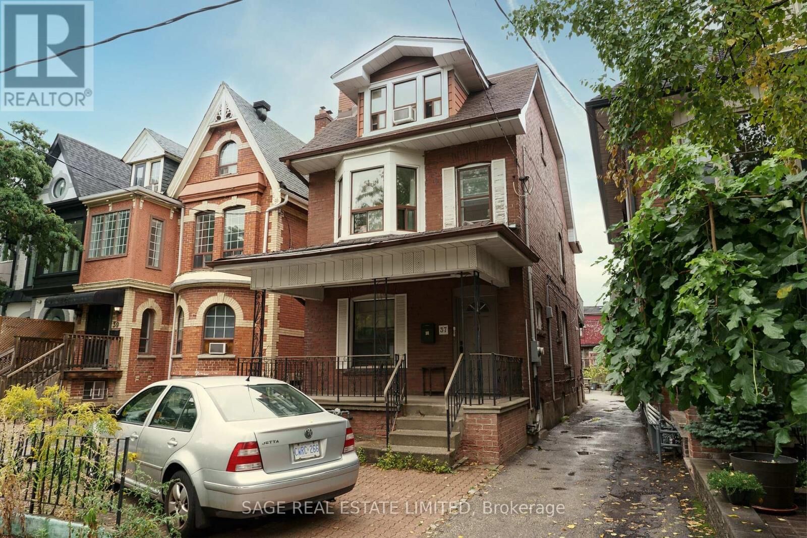 Property Photo: 37 Rusholme Road Main ON M6J 3H3