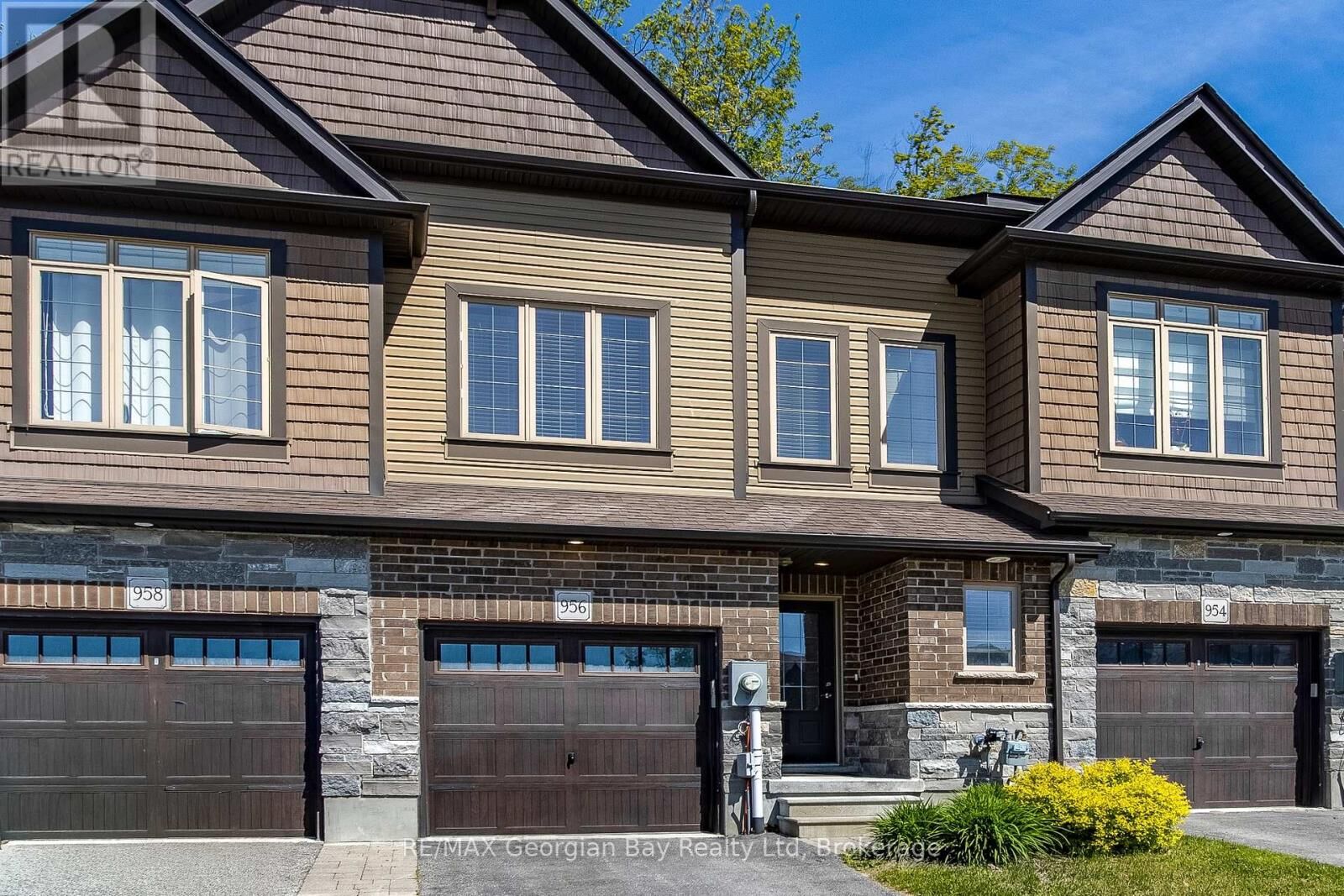 Property Photo:  956 Cook Drive  ON L4R 0E4 