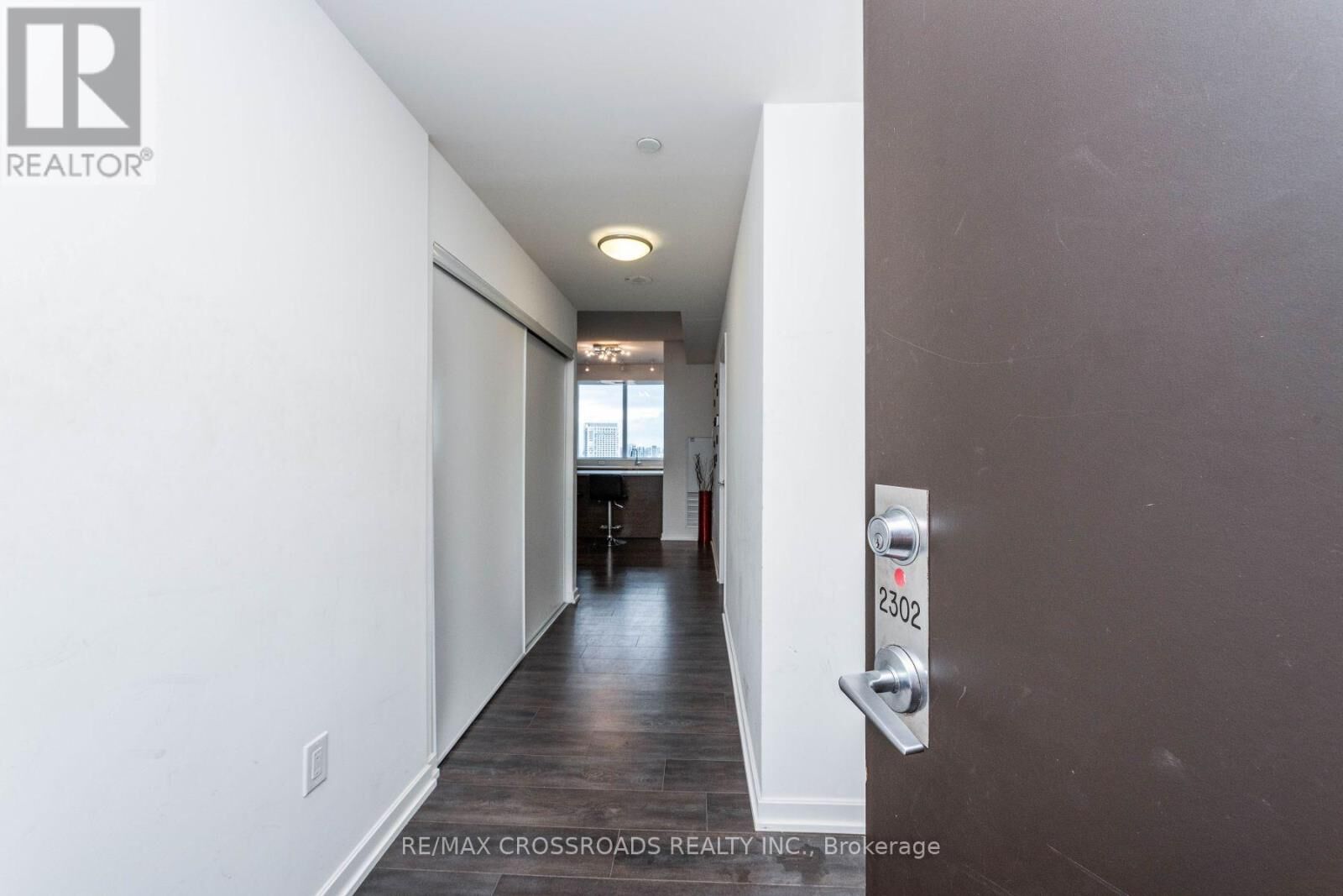Property Photo: 62 Forest Manor Road 2302 ON M2J 0B6