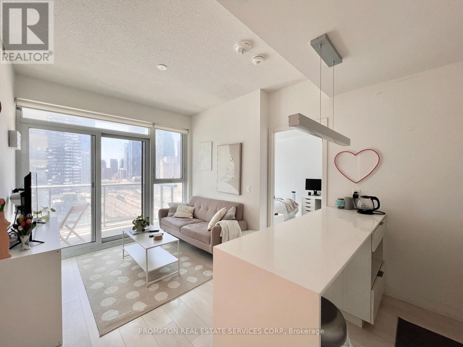 Property Photo:  20 Richardson Street 1707  ON M5A 0S6 