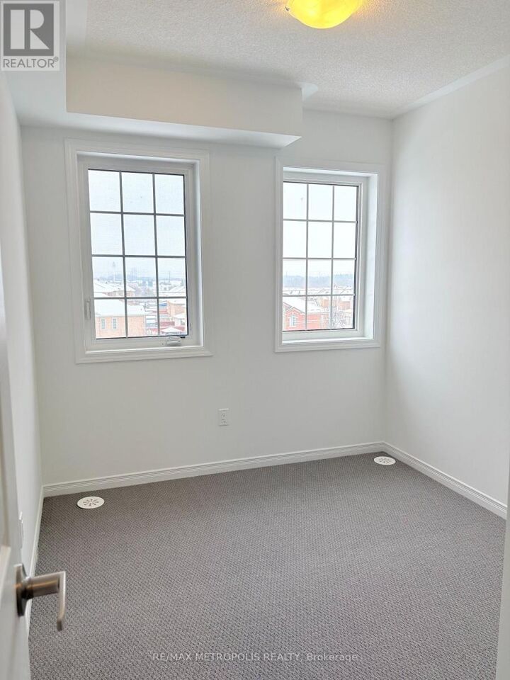 Property Photo: 4320 Ebenezer Road 3 ON L6P 2S3