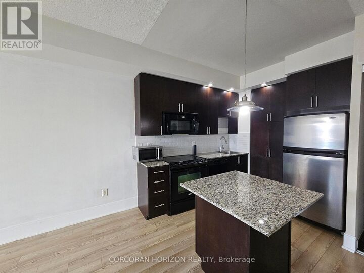 Property Photo: 181 Wynford Drive 512 ON M3C 0C6