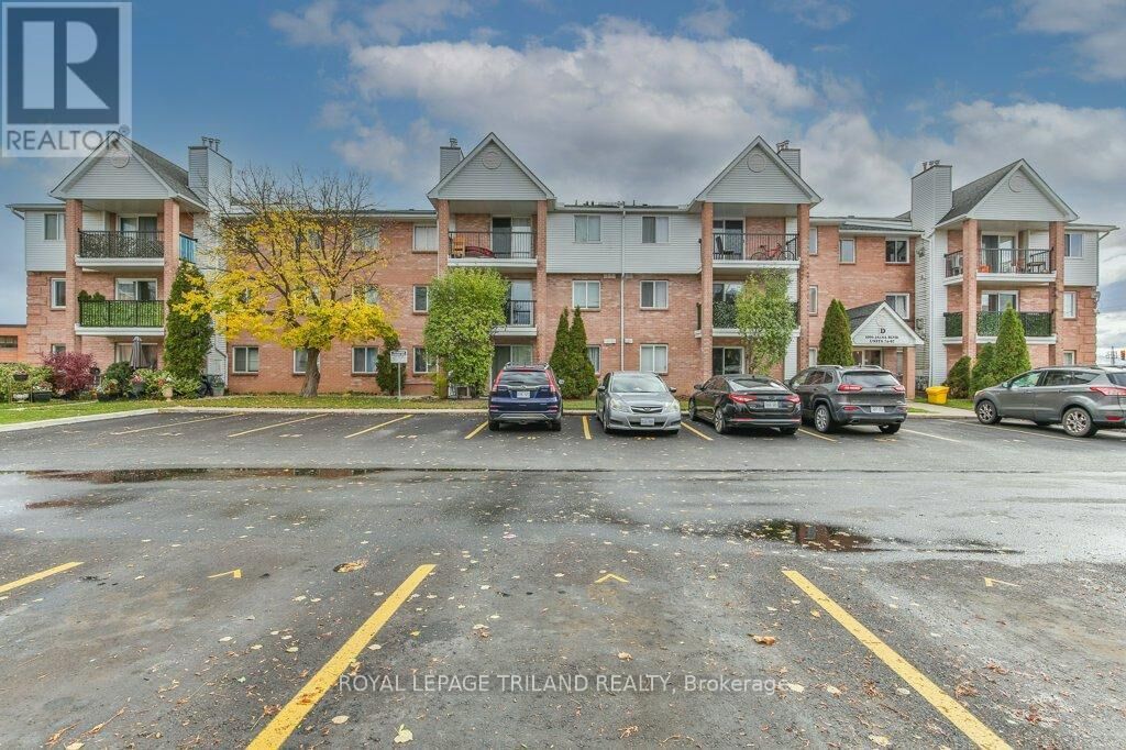 Property Photo: 1096 Jalna Boulevard 90 ON N6E 3B8