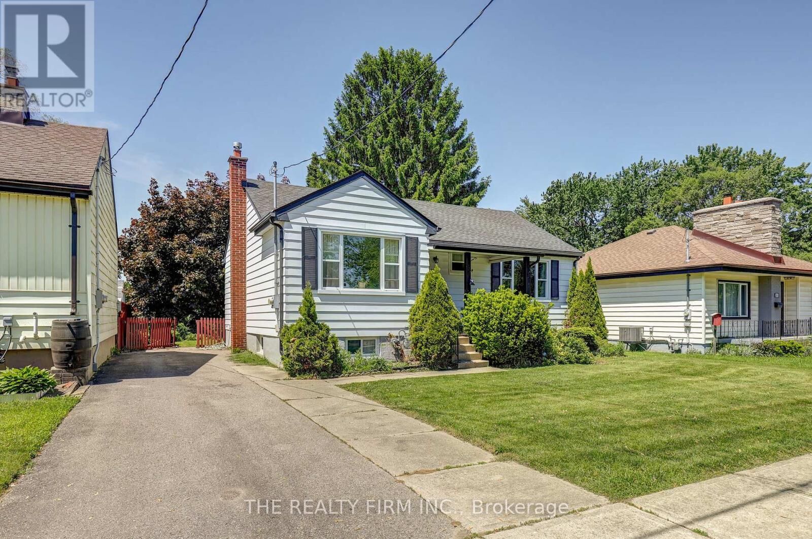 Property Photo: 361 Edgeworth Avenue ON N5W 5C3