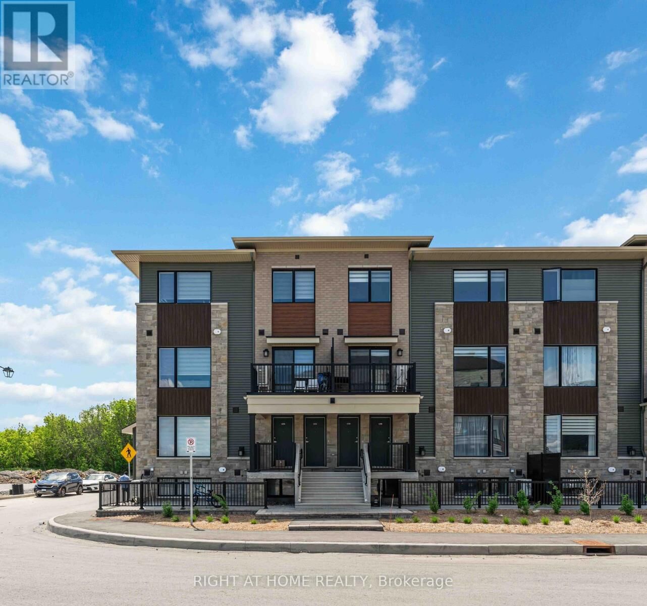 Property Photo: 1310 Creekway Private ON K2T 0T1