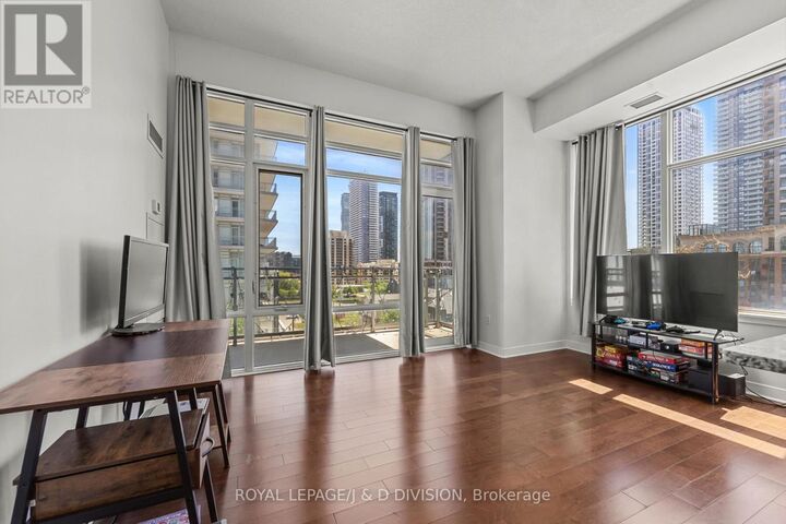 Property Photo: 360 Square One Drive 604 ON L5B 0G7