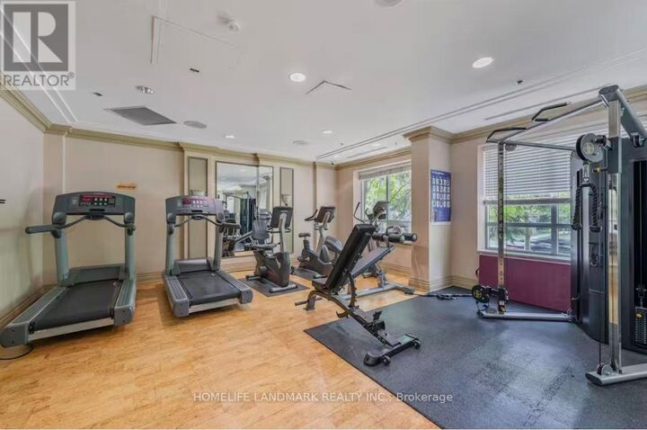 Property Photo: 18 Sommerset Way 806 ON M2N 6X5