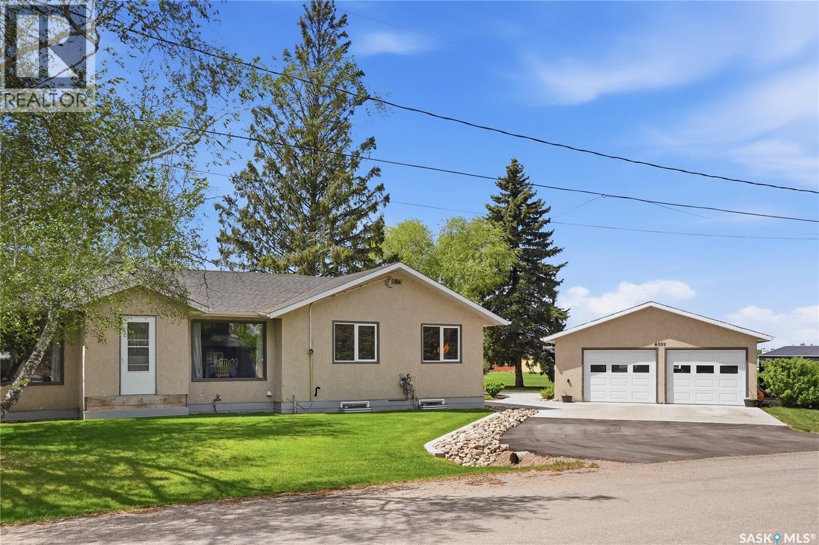 Property Photo: 4009 Central Avenue SK S0K 2H0