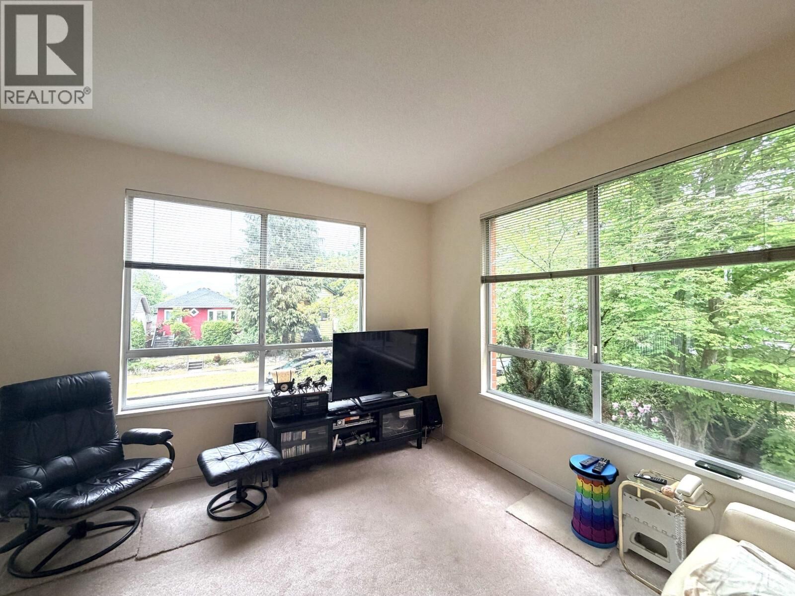Property Photo:  360 East 36th Avenue 402  BC V5W 4B9 