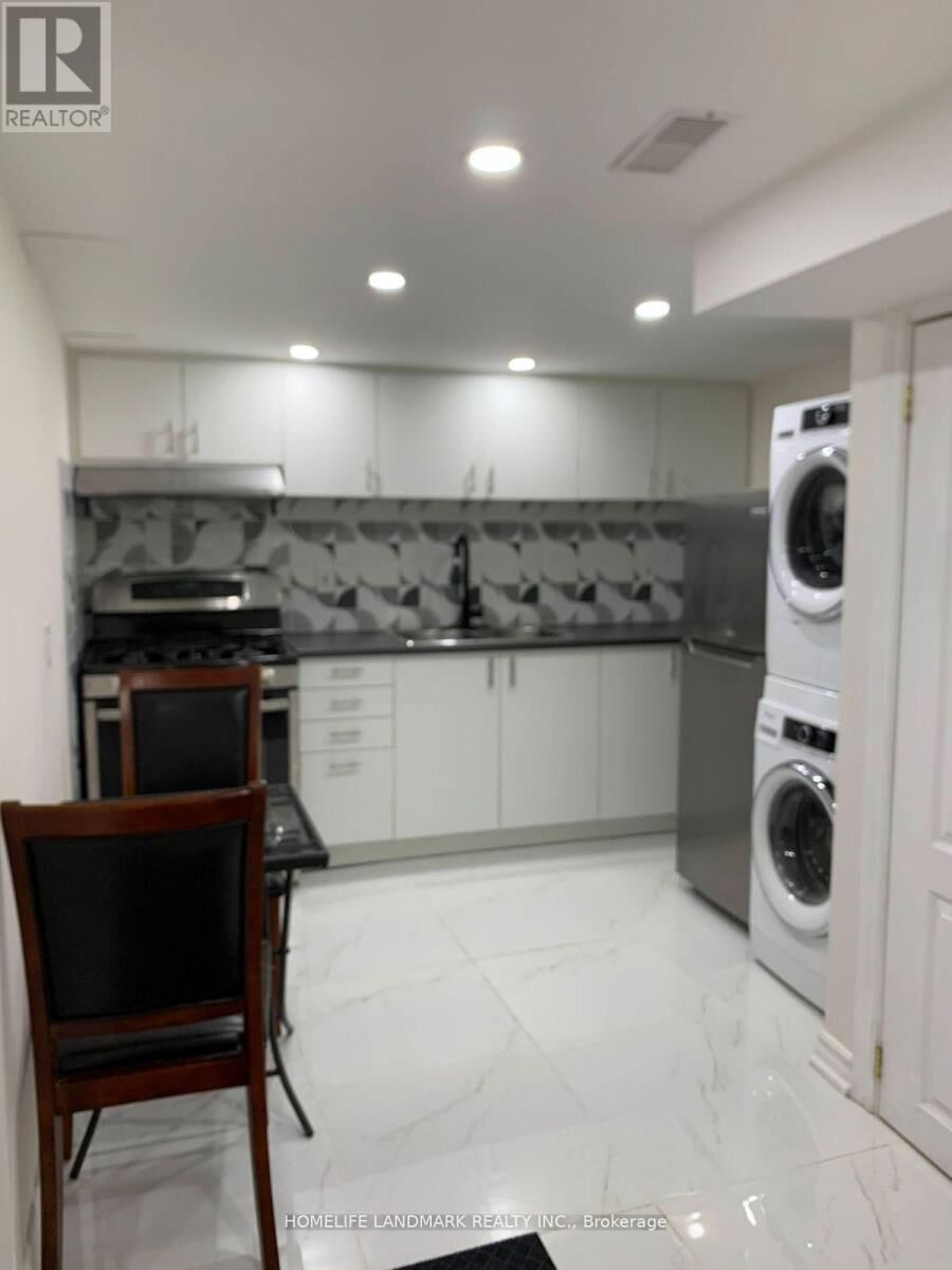 Property Photo: 4 Northumberland Street B ON M6H 1P7