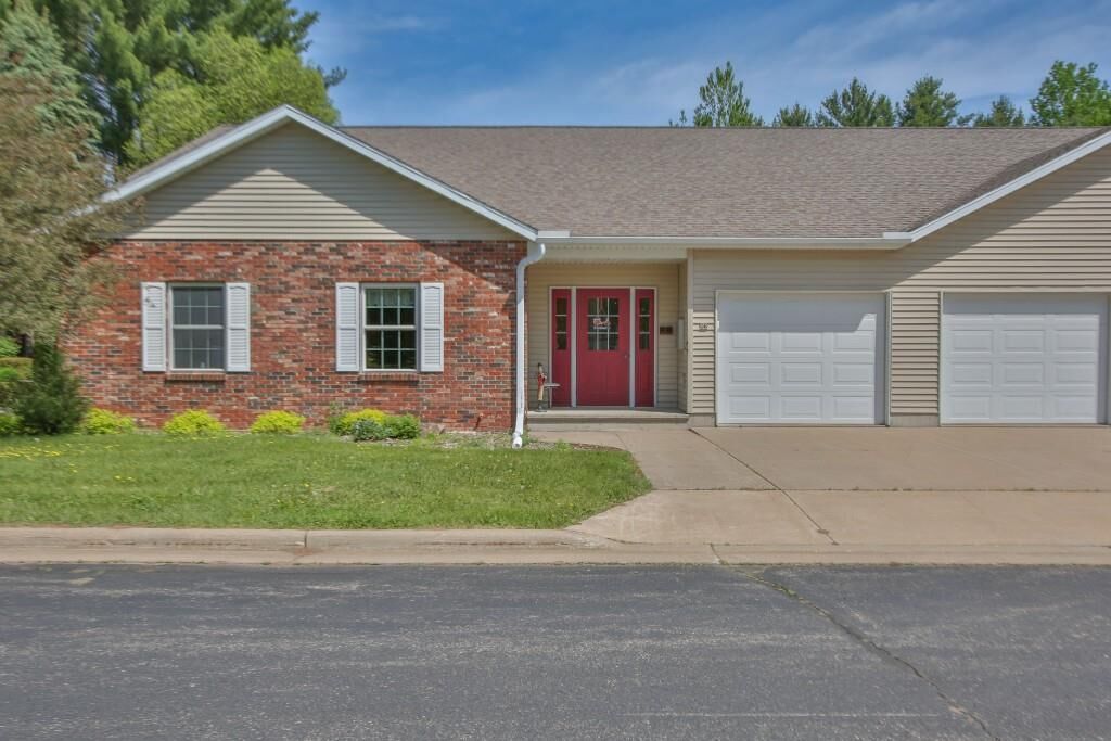 Property Photo:  2800 Thielman Street 8A  WI 54452 
