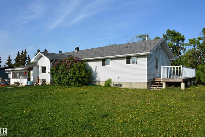 Property Photo:  59032 Rge Rd 40  AB T0G 1R1 