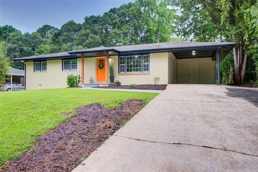 Property Photo: 166 Zelma Street SW GA 30060