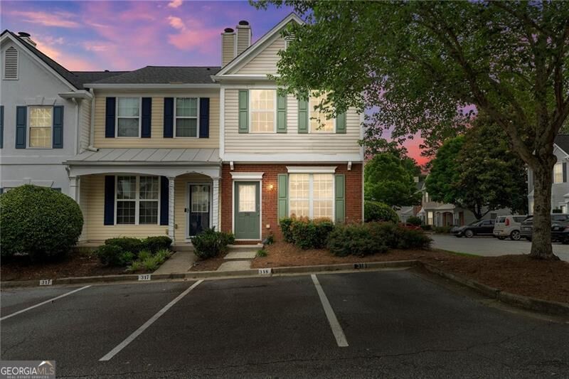 Property Photo: 318 Devonshire Drive GA 30022
