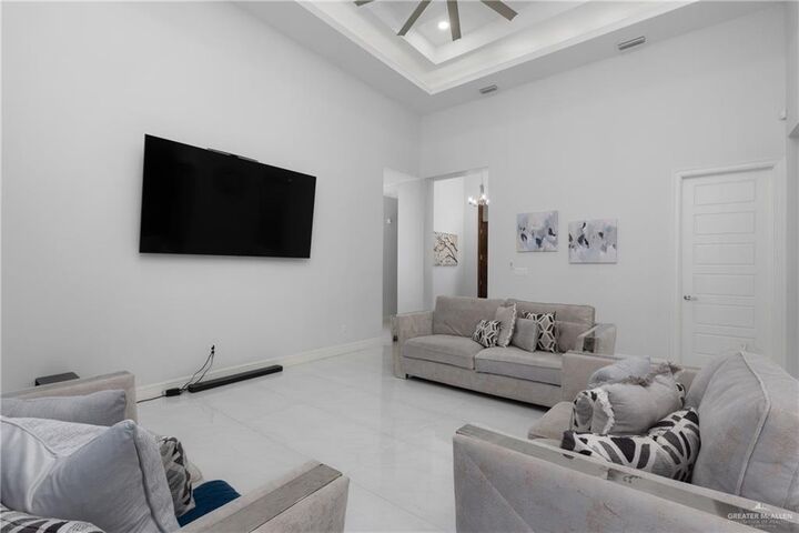 Property Photo: 1213 N Garden Ridge Avenue TX 78589