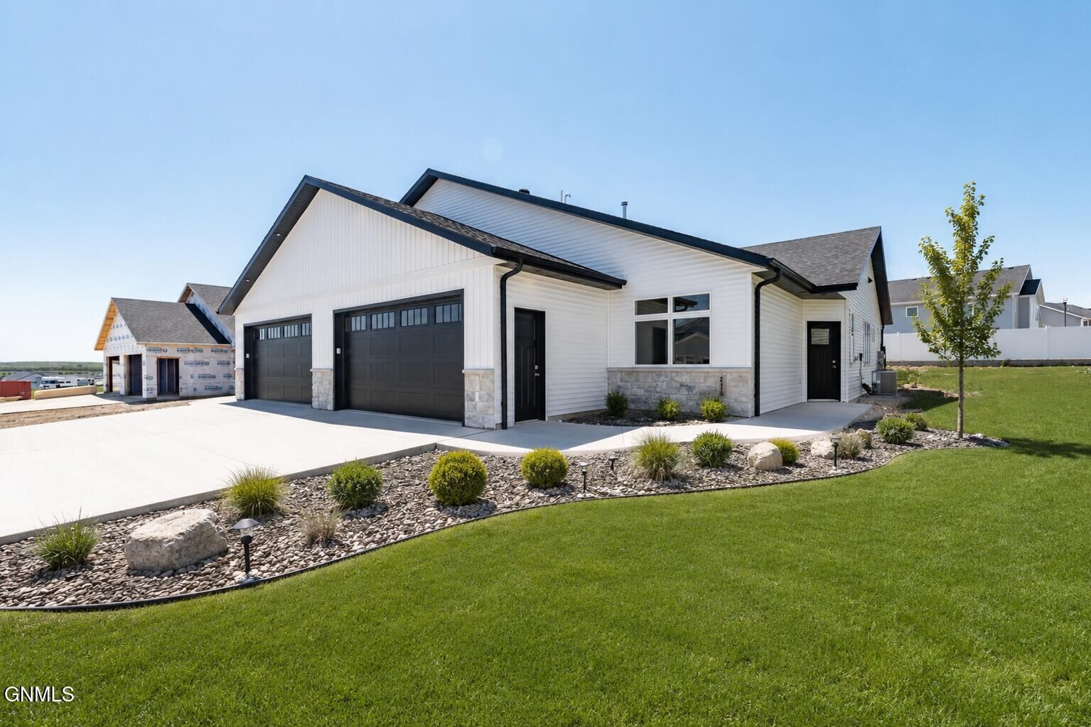 Property Photo:  4118 Platinum Street  ND 58503 