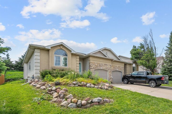 Property Photo:  2200 Fountain Crest Drive  IA 50327 