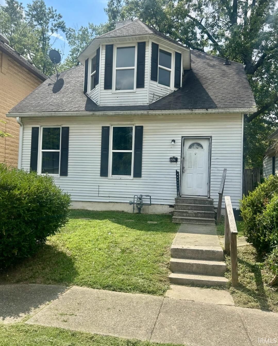Property Photo:  1217 S Linwood Avenue  IN 47713 