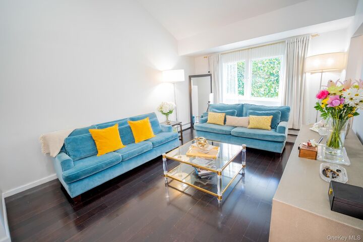 Property Photo:  1539 Longfellow Avenue 3  NY 10460 