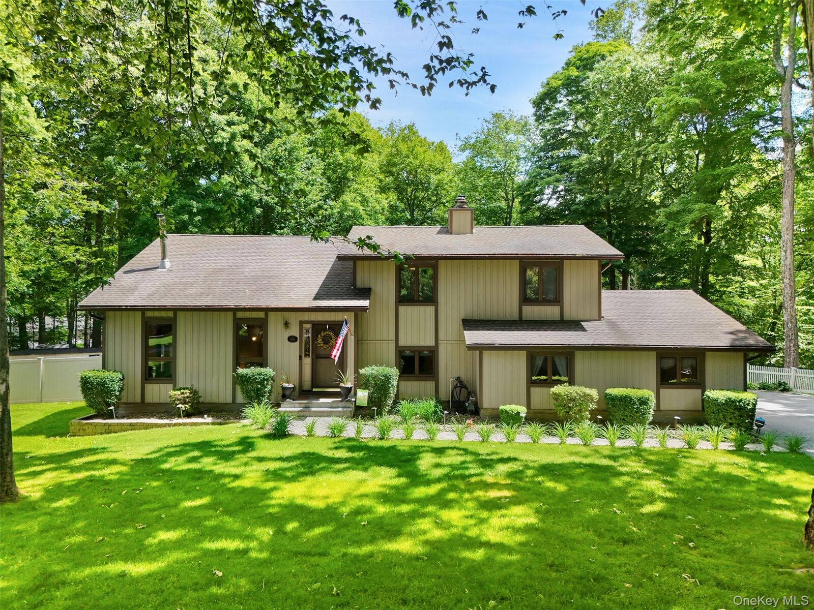 Property Photo:  90 Timberlane Court  NY 10598 