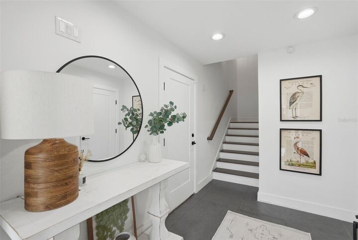 Property Photo: 1727 Maryland Avenue NE FL 33703
