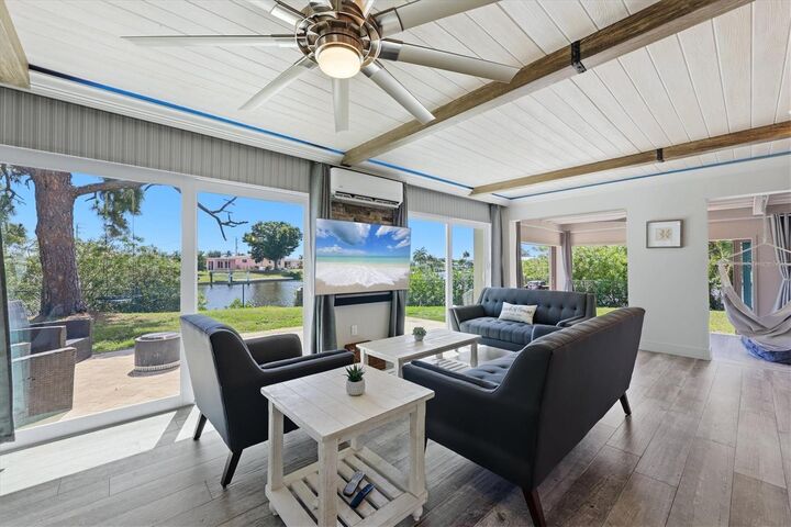 Property Photo: 108 Buckeye Avenue NW FL 33952