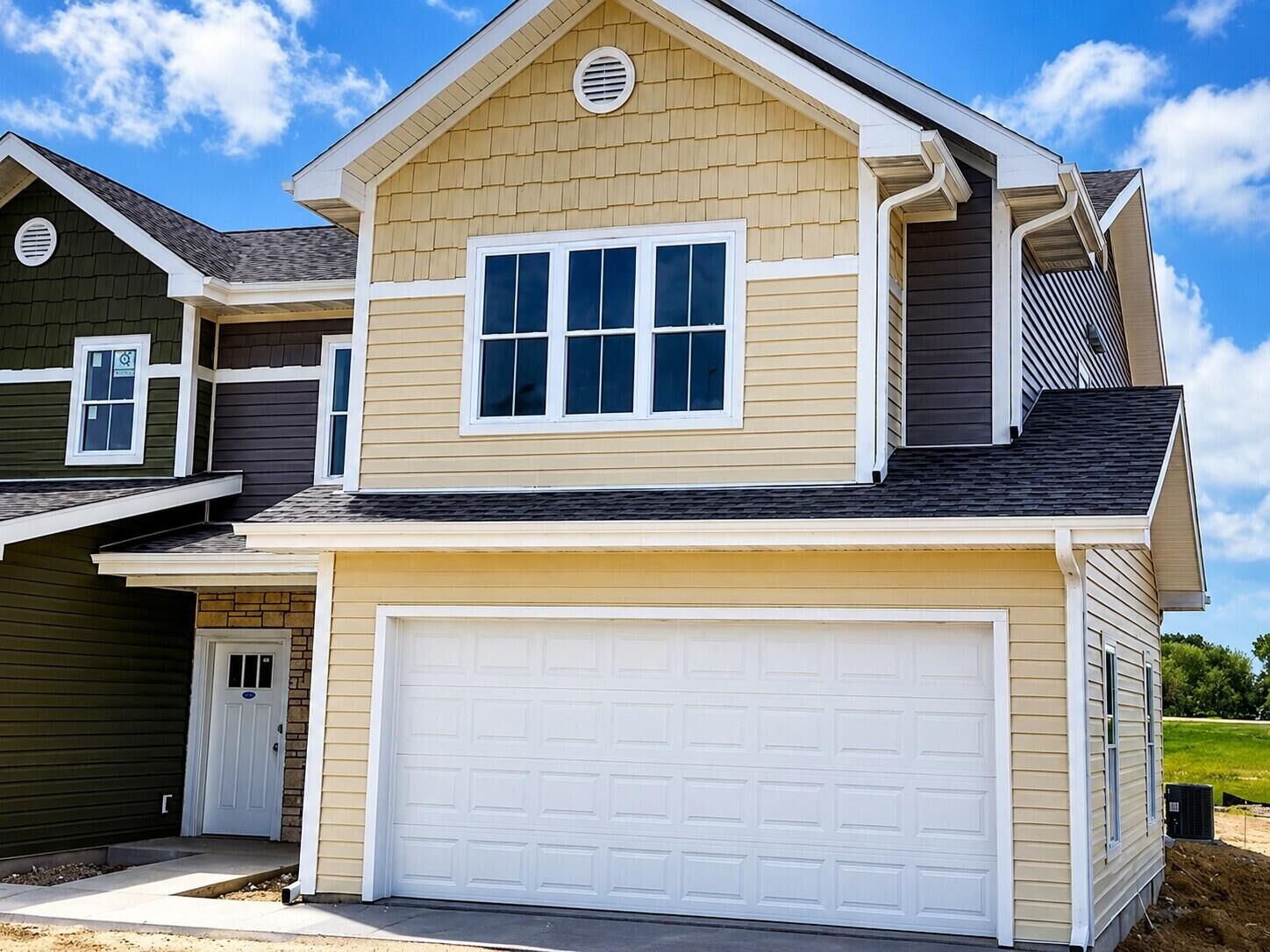 Property Photo:  220 Settlers Dr  WI 53549 