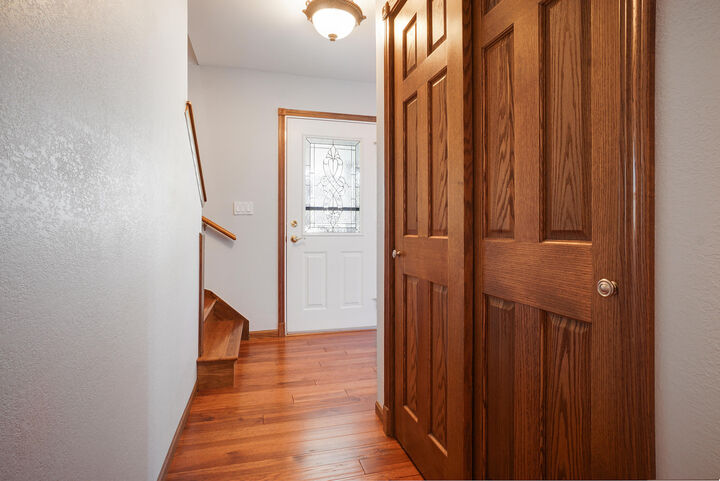 Property Photo:  524 Birch Ln  WI 53027 