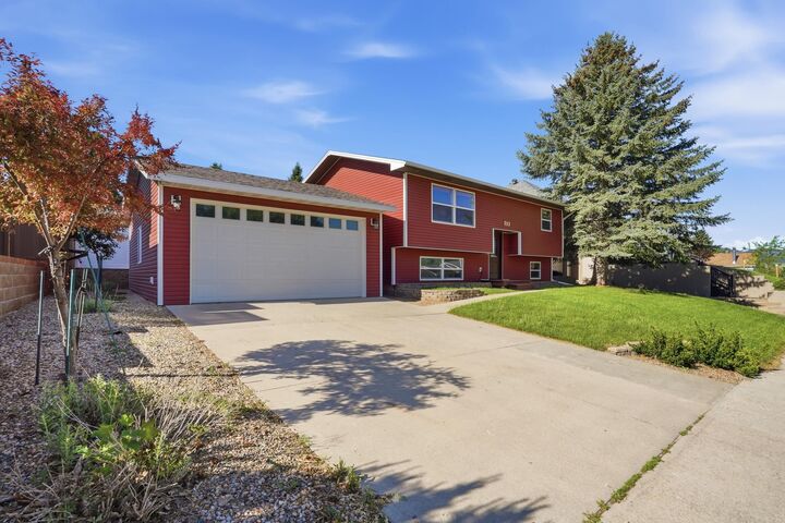 Property Photo: 713 E Grant Street SD 57783-0000