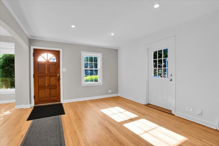 Property Photo: 3122 Emerson Street IL 60131