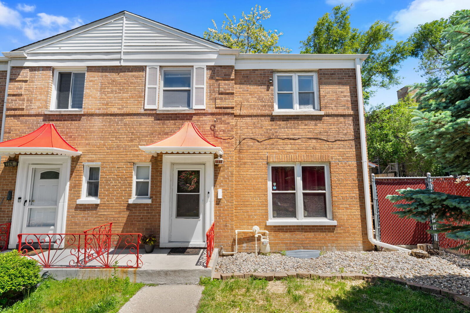 Property Photo:  1751 W Chase Avenue  IL 60626 
