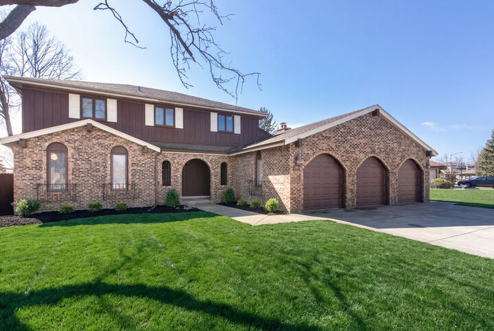 Property Photo:  