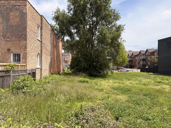 Property Photo:  4240 S Saint Lawrence Avenue  IL 60653 