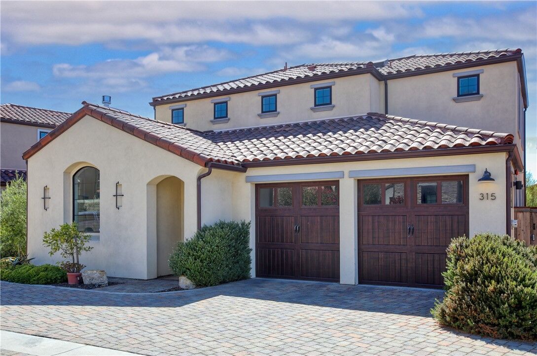 Property Photo: 315 Tresana Lane CA 93401