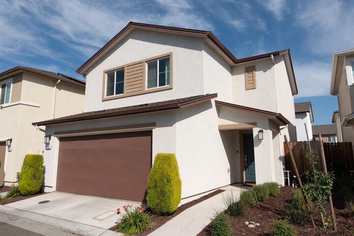 Property Photo:  430 Peppercorn Drive  CA 95380 