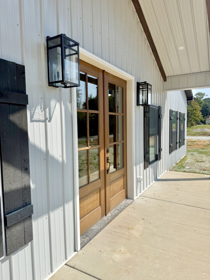 Property Photo:  5572 Antioch Rd  KY 42240 