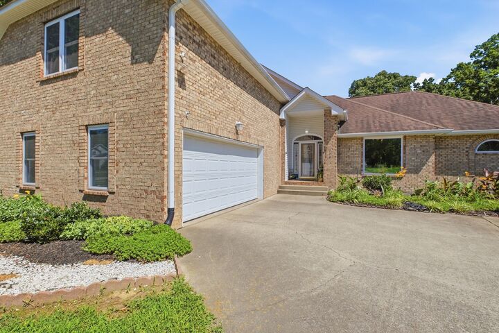 Property Photo: 108 Buena Vista Ct TN 37218