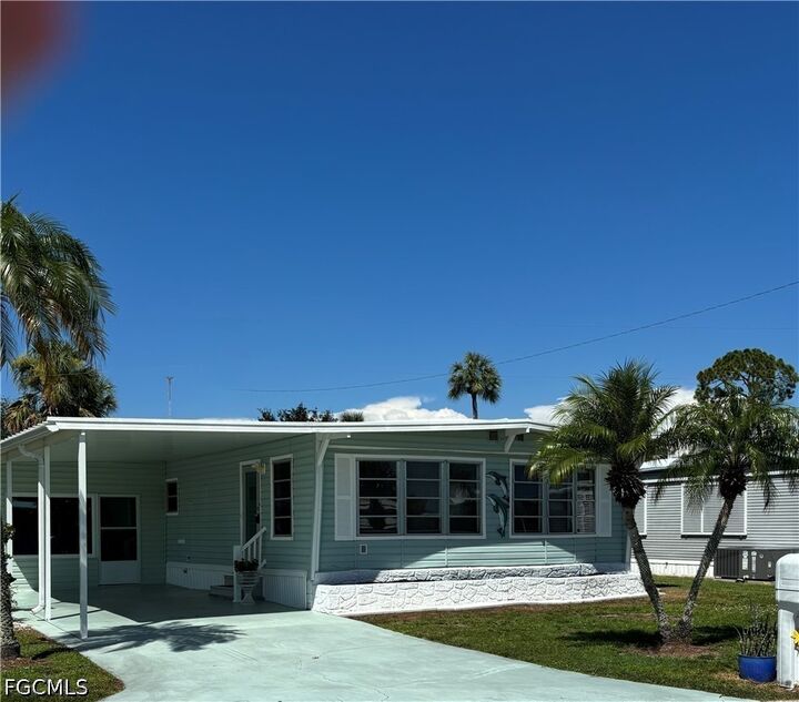 Property Photo:  603 Pine Grove Court  FL 33917 