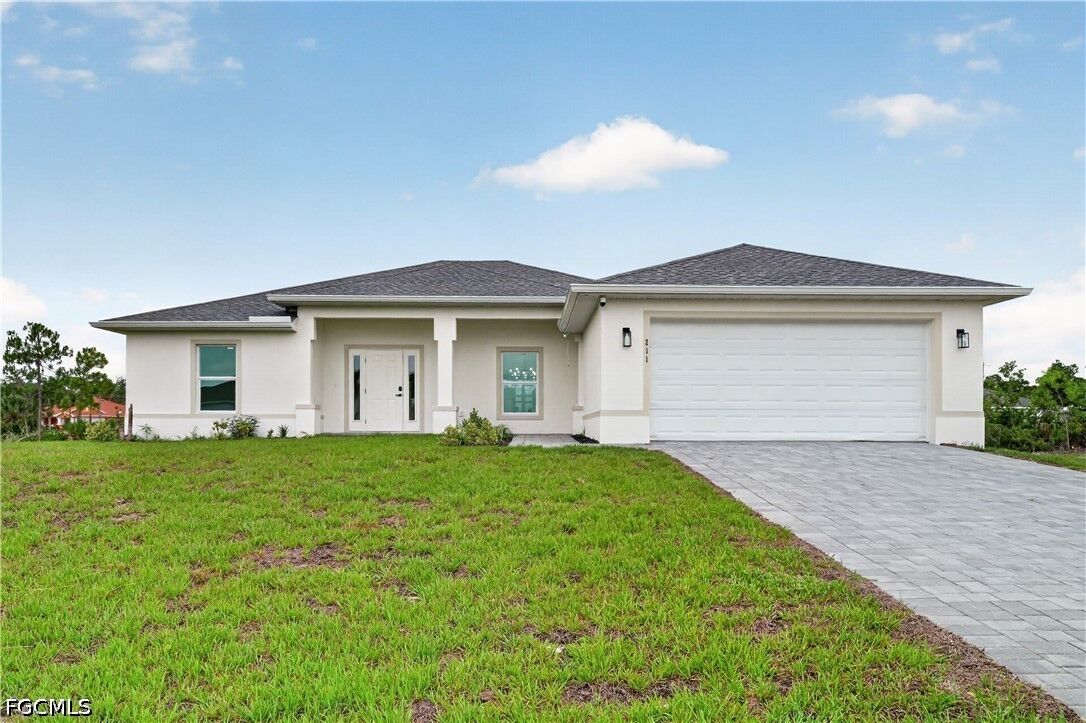 Property Photo:  211 NE 31st Street  FL 33909 