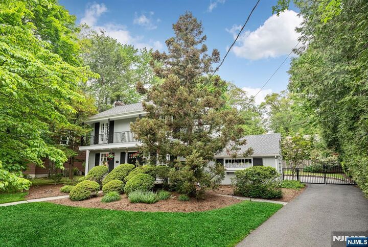 Property Photo:  37 Van Dyke Drive  NJ 07423 