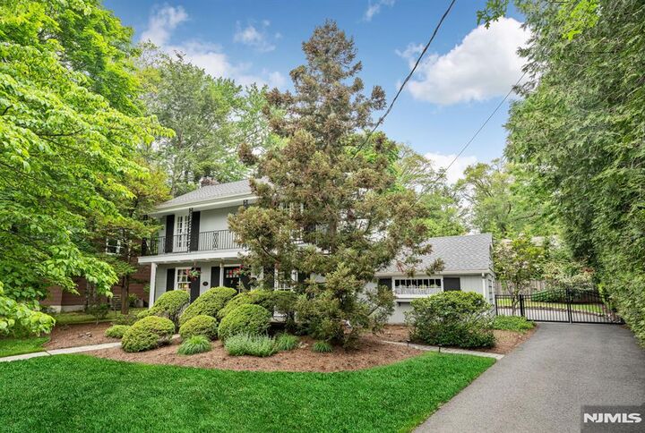 Property Photo:  37 Van Dyke Drive  NJ 07423 